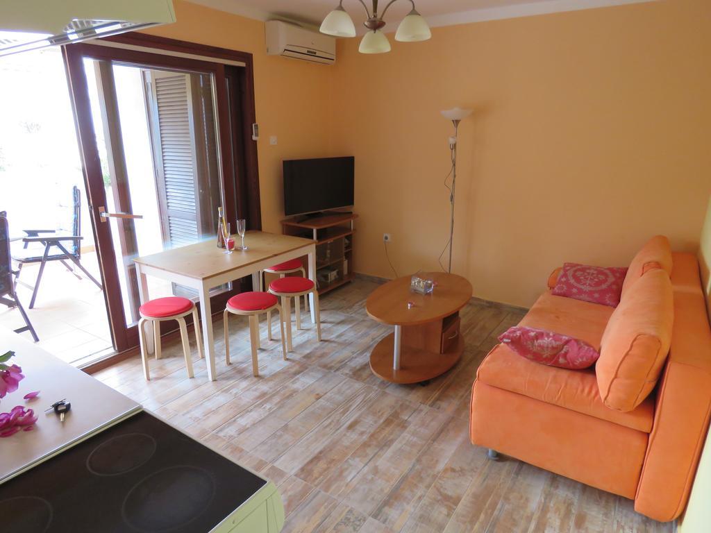 City Center Apartments Novalja Bagian luar foto